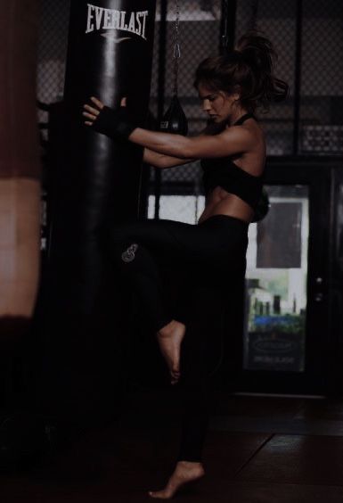 Female Vigilante Aesthetic, Boxe Aesthetic Girl, Kickboxing Aesthetic Girl, Girl Assassin Aesthetic, Girl Boxing Aesthetic, Woman Assassin Aesthetic, Boxing Girl Aesthetic, Women Boxing Aesthetic, Mafia Queen Aesthetic