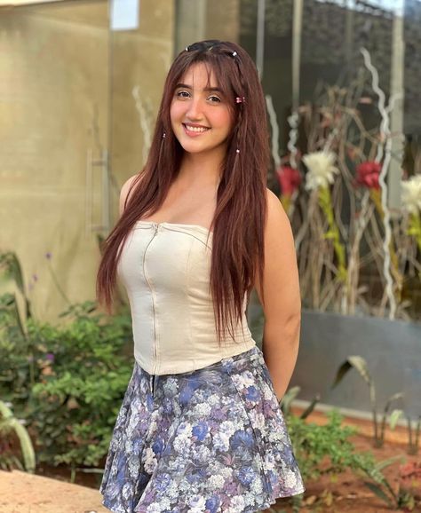 Ashnoor Kaur, Social Causes, Desi Models, Indian Photoshoot, Academic Success, India Beauty, Beauty Women, Desi, Career