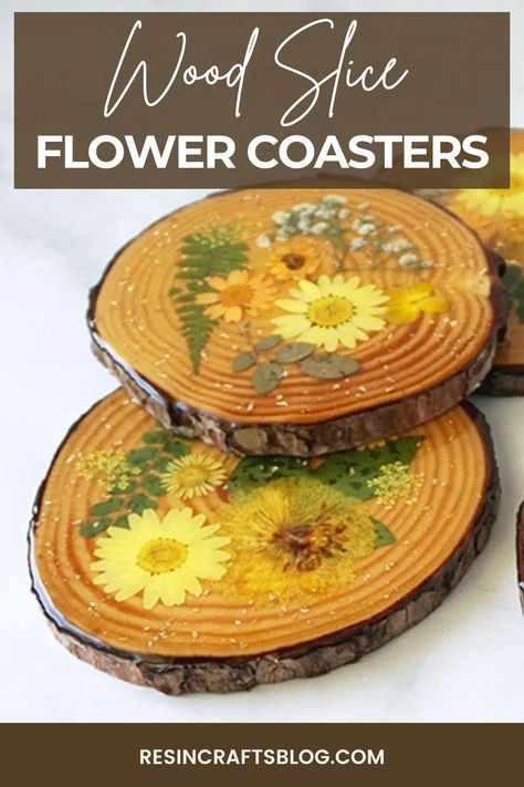 Fall Resin Coasters Diy, Pressed Flower On Wood, Epoxy Resin Crafts Dried Flowers, Pressed Flower Coasters Diy, Dried Flowers Epoxy, Resin Wood Coasters Diy, Resin Wood Slice, Resin Coasters Ideas Flowers, Dried Flower Resin Coasters