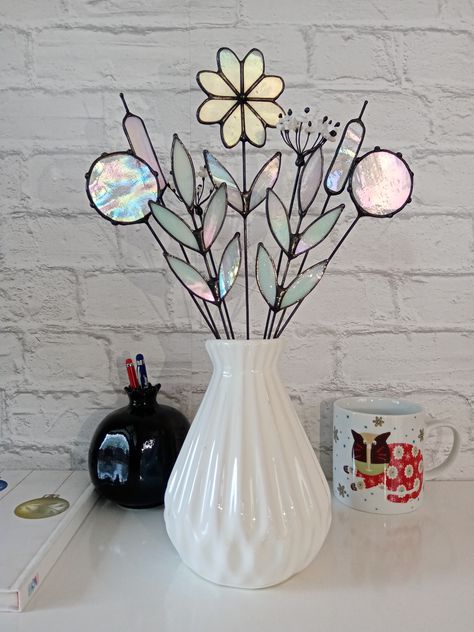 Flowers Table Decor, Wildflowers Bouquet, Everlasting Bouquet, Stained Glass Flowers, Stained Glass Diy, Stained Glass Crafts, Wildflower Bouquet, Stained Glass Designs, Stained Glass Projects