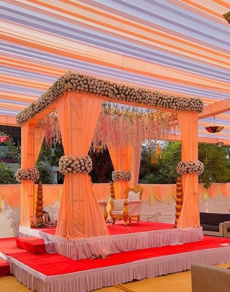 Small Mandapam Decoration, Mandapam Decoration Marriage Indoor, Shadi Mandap Decoration, Chori Decoration Wedding, Phere Mandap Decoration, Vidhi Mandap Decor, Marriage Mandap Decoration Indian, Vidhi Mandap Indian Weddings, Mandapam Decoration Marriage