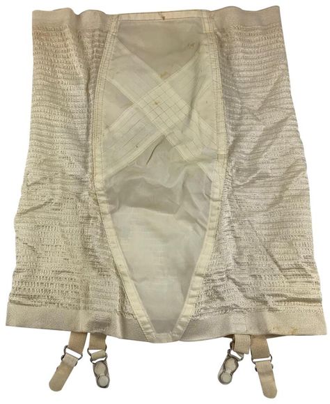 Groovy Vibes, Belt Skirt, Zero Tolerance, Creme Color, Skirt Belt, Poncho Liner, Sewing Ideas, Modern Vintage, Second Hand