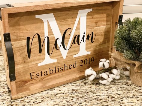 I made this personalized serving tray for a wedding gift. #servingtray #personalized #weddinggifts Wedding Serving Tray, Circuit Wedding Gift Ideas, Cricut Serving Tray Ideas Wood, Tray Vinyl Ideas, Serving Tray Cricut, Serving Tray Wedding Gift, Personalized Trays Woods, Personalized Wedding Gifts Cricut, Personalized Serving Tray Wood