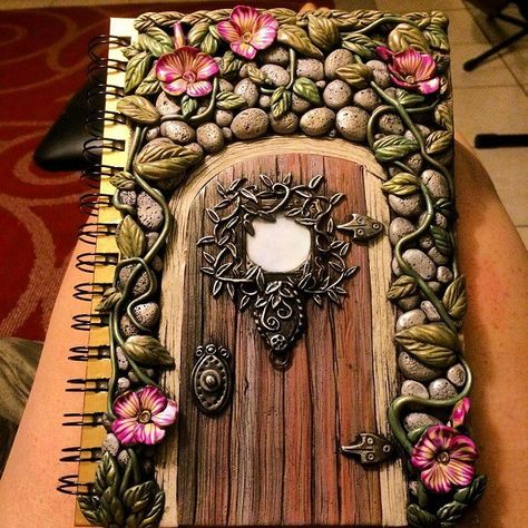 Polymer Clay and Instagram Polymer Clay Book Cover Tutorial, Polymer Clay Notebook Cover, Polymer Clay Journal Covers, Polymer Clay On Canvas, Clay On Wood, Polymer Journal, Polymer Clay Journal, Polymer Clay Books, Tutorial Polymer Clay