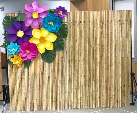 Luau Party Centerpieces Diy, Stitch Photo Booth, Tropical Photo Backdrop, Luau Photo Booth, Hawaii Themed Party, Photo Booth Design, Hawaii Theme, Hawaiian Party Theme, Luau Party Decorations