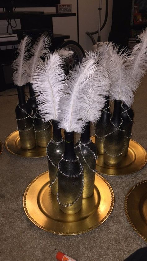 New Year Eve Decor Ideas 1920s Party Decorations, Gatsby Wedding Party, Gatsby Birthday Party, Gatsby Party Decorations, Masquerade Party Decorations, Speakeasy Party, Cheap Wedding Centerpieces, Beautiful Wedding Centerpiece, Harlem Nights