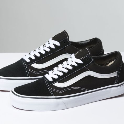 Black Old Skool Vans, Best Sandals For Men, Vans Vintage, Vans Old School, Black And White Vans, Old School Vans, Vans High, Tenis Vans, Old Skool Black