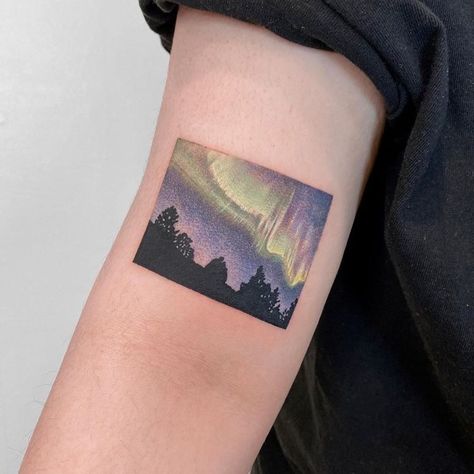 Aurora Borealis Tattoo, Nature Inspired Tattoos, Lights Tattoo, Northern Lights Tattoo, Colour Tattoos, Boho Tattoos, Light Tattoo, Tattoo Wrist, Shape Tattoo