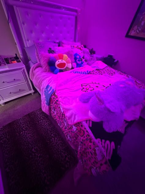 #hellokittyroom #roomdecorbedroom #purpleledlights #astethic Pink Room Ideas For Teens, I Love Hello Kitty, Hypebeast Room, Room Organization Bedroom, Diy Room Decor For Teens, Luxury Room Bedroom, Pink Room Decor, Dorm Room Designs, Luxurious Room