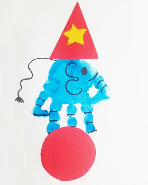 Circus Art Activities For Preschool, Circus Animals Crafts, Carnival Art For Toddlers, Circus Handprint Art, Carnival Theme Crafts Preschool, Circus Art For Toddlers, Carnival Crafts For Toddlers, Carnival Activities For Toddlers, Preschool Circus Crafts