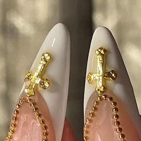 White And Gold Nails Wedding, Crown Charm Nails, Gold Nail Charm Designs, Jesus Inspired Nails, Almond Nails With Cross Charm, Catholic Nails Acrylic, Cute Christian Nails, Gold Chain Nails, Nails W Initial On It