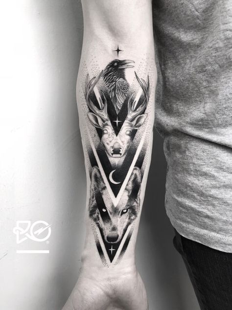 Wolf Tattoo Forearm, Voll Arm-tattoos, Geometric Animal Tattoo, Stag Tattoo, Totem Tattoo, Night Lords, Tatuagem Masculina Pequena, Wolf Tattoo Sleeve, Deer Tattoo