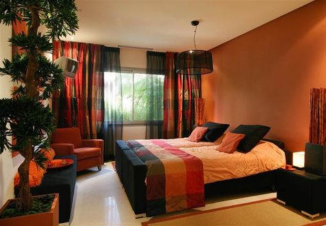 Orange And Brown Bedroom Ideas, Brown Orange Bedroom, Red And Orange Bedroom, Red Orange Bedroom, Orange And Brown Bedroom, Orange Bedroom Walls, 70 Bedroom, Orange Bedroom Ideas, Burnt Orange Bedroom