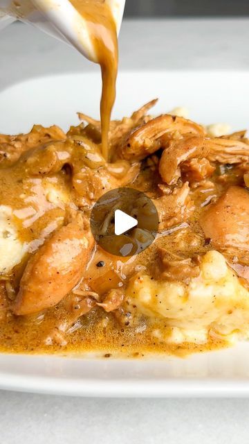 Smothered Chicken And Gravy, Chicken Gravy Recipe, Chicken And Gravy, Buttery Mashed Potatoes, Cheesy Mashed Potatoes, Smothered Chicken, Austin Food, Baked Roast, Chicken Gravy