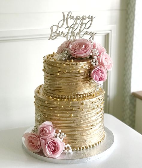 Cake Designs For 50th Anniversary, 50 Birthday Cake Ideas For Women Gold, 50th Golden Birthday Cake For Women, Golden 50th Birthday Cake, Womans 60th Birthday Cake, Golden Cakes Birthday, Cake Ideas For 60th Birthday Mom, Gold Cake Ideas Birthday, Gold Birthday Cake For Women