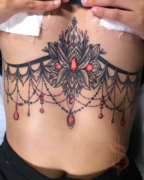 Belly Chain Tattoo, Lace Rose Tattoos, Under Breast Tattoo, Jewelry Tattoo Designs, Jewelry Tattoos, Chain Tattoo, Jewel Tattoo, Necklace Tattoo, Belly Tattoo