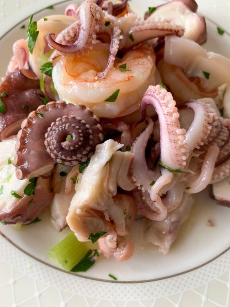 Italian Seafood Salad, Veal Meatballs, Cuban Cuisine, Classic Italian Dishes, Fennel Salad, Seafood Salad, Seafood Dinner, Italian Dishes, Classic Italian