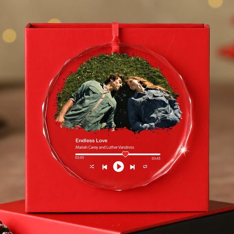 Song Plaque Christmas Gift Music Player Ornament Custom Song Gift - Etsy Vietnam Photo Song, Song Gift, Song Plaque, Christmas Songs Lyrics, Music Plaque, Playlist Music, Meaningful Lyrics, Couples Ornaments, Friends Photo