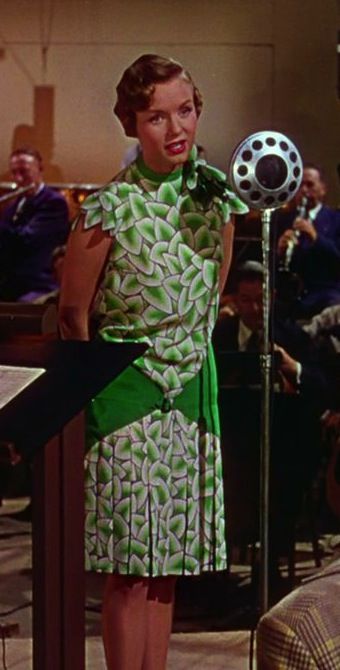 Debbie Reynolds' fabulous leaf print dress in Singin' in the Rain. Costume Designer: Walter Plunkett Kathy Selden, Rain Costume, Walter Plunkett, Movie Dresses, Leaf Print Dress, How To Sing, Hollywood Costume, Debbie Reynolds, Leaves Print Dresses