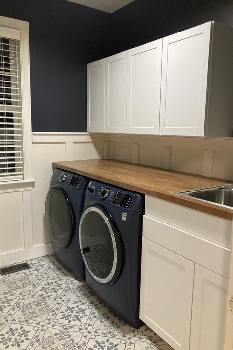 Laundry Remodel Laundry Room Blue Walls, Purple Laundry Room, Navy Blue Houses, Navy Blue Tile, Laundy Room, Blue Laundry Rooms, Pretty Tiles, Navy Walls, Laundry Room Remodel