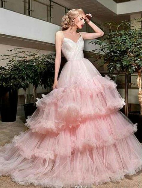 Wedding Dress Cinderella, Kain Tile, Gaun Fashion, Pink Wedding Dress, Pink Wedding Dresses, Tulle Ball Gown, Ball Gowns Evening, Lace Bridal, Ball Gowns Prom