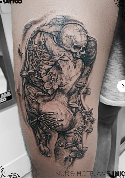 Thigh Skeleton Tattoo, Skeleton With Woman Tattoo, Cool Gothic Tattoos, Skeleton And Woman Tattoo, Gore Tattoo, Horror Gore, Disney Sleeve, Creepy Drawings, Scary Tattoos