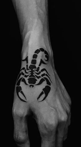 Tato Naruto, Scorpion Tattoos, Scorpio Zodiac Tattoos, Realistisches Tattoo, Tato Naga, Scorpio Art, Bauch Tattoos, Forearm Band Tattoos, Scorpio Tattoo