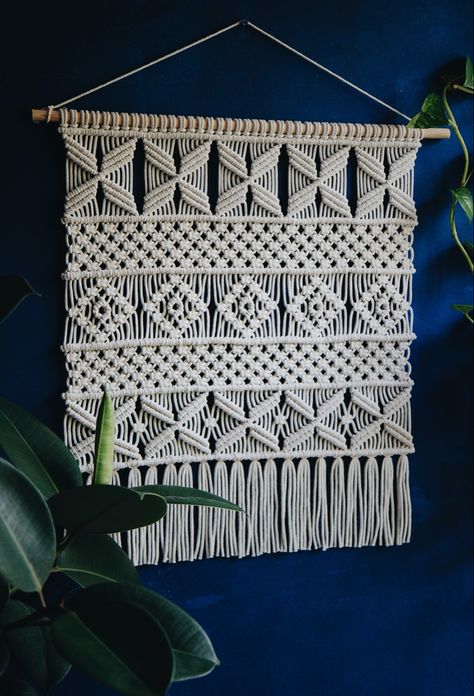 #scandinavian #macrame Scandinavian Macrame, Cortina Macrame, Macrame Products, Weaving Ideas, Diy Macrame, Modern Macrame, Macrame Diy, Macrame Wall, Macrame Wall Hanging