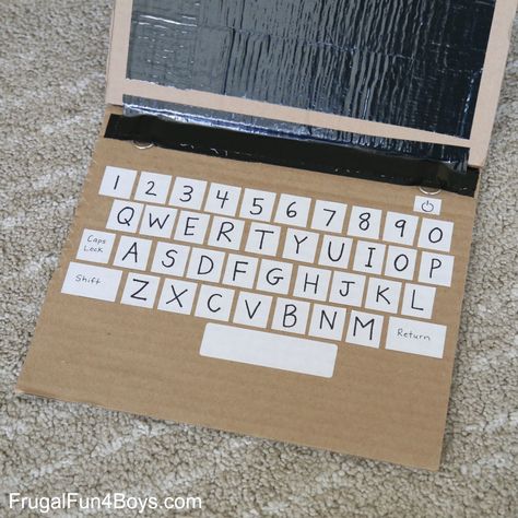 Literacy Learning with a Cardboard Laptop - Frugal Fun For Boys and Girls Cardboard Laptop, Preschool Technology, Computer Science Lessons, Paper Craft Ideas For Kids, Cardboard Crafts Kids, Computer Diy, School Age Activities, Kids Computer, Wallpaper Macbook