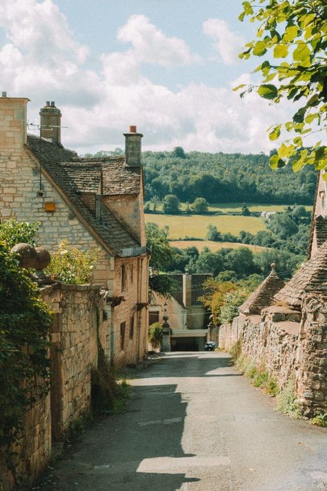 Italy Villages, Things To Experience, Clifton Beach, Cotswold Villages, Castle Combe, World Of Wanderlust, Casa Country, British Countryside, The Villages