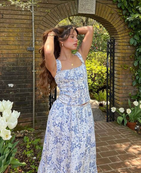 ig: belajuliana_ Wedding Guest Outfit Spring, Farm Clothes, Cottagecore Outfits, Pose Fotografi, Jumpsuit Chic, How To Pose, Guest Outfit, Night Outfits, Wedding Guest Outfit