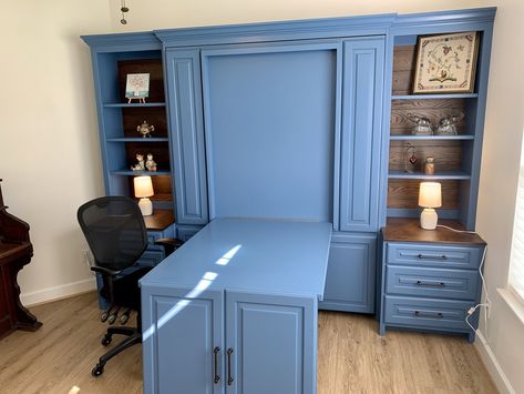 Diy Murphy Desk, Murphy Bed Office, Murphy Desk, Custom Built Cabinets, Simple Bed Designs, Murphy Bed Desk, Murphy Bed Plans, Beach Place, Desk Plans