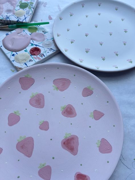 Pottery Painting Ideas Strawberry, Pottery Painting Strawberries, Ceramic Art Strawberry, Beautiful Cutlery, Color Me Mine Strawberry Mug, Strawberry Pottery Plate, Ceramic Wheel, Pretty Pottery, Strawberry Art