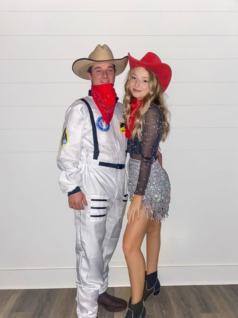 Space Cowboy Costume Men, Space Cowboy Outfit, Cowboy Couple Costume, Astronaut Cowboy, Cowboy Costume Mens, Cowboy Couples, Space Cowboy Costume, Cowboy Prom, Cowboy Disco