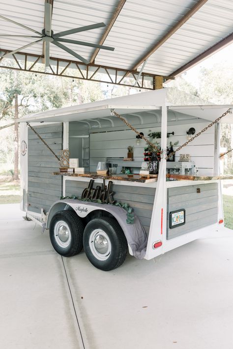 Mobile Bar Trailer Self Serve, Juice Bar Trailer, Small Business Trailer Ideas, Bar Trailer Wedding, Mobile Drink Truck, Food Horse Trailer, Horse Trailer Into Food Truck, Bar Cart Trailer, Mini Truck Mobile Bar