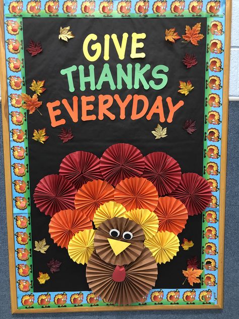 Thanksgiving Door Decorations Classroom, Cafeteria Bulletin Boards, Holiday Bulletin Boards, Thanksgiving Bulletin Boards, Art Bulletin Boards, November Ideas, Cute Bulletin Boards, Thanksgiving Crafts Preschool, Thanksgiving School