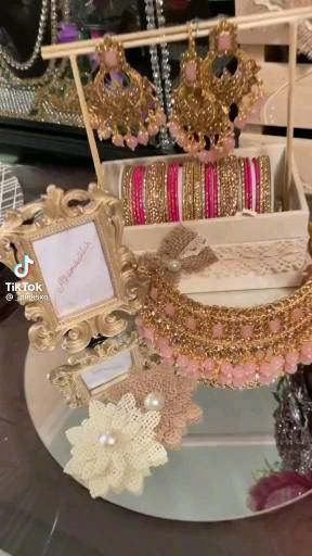 Dala For Bride, Nikkah Thaal Ideas, Decorations For Nikha, Wedding Packing Ideas For Bride, Mehndi Gifts For Bride, Jewelry Packing Ideas For Wedding, Nikkah Gifts For Bride, Wedding Gifts Packaging For Bride, Thaals For Bride