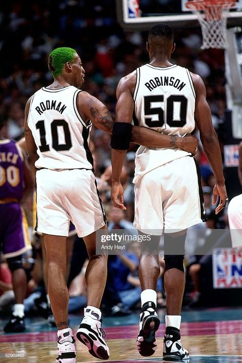 News Photo : Dennis Rodman and David Robinson of the San... Denis Rodman, Spurs Basketball, Danny Green, Best Nba Players, Basket Nba, David Robinson, Basketball Is Life, Nba Pictures, Basketball Photography