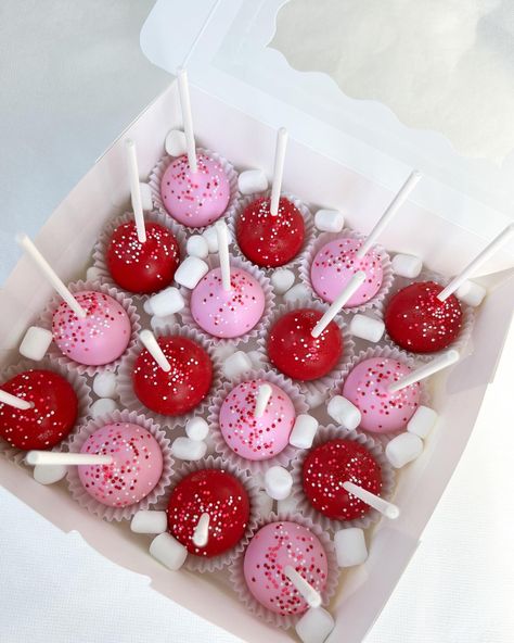 Valentines Cakepops Ideas, Easy Valentines Cake Pops, Cakepops Valentines Day, Valentine’s Day Cake Pop Ideas, Valentine’s Day Cakepops, Cute Cakepops Ideas, Valentines Bakery Treats, Valentine's Day Cake Pops, Cake Pop Valentines Day Ideas