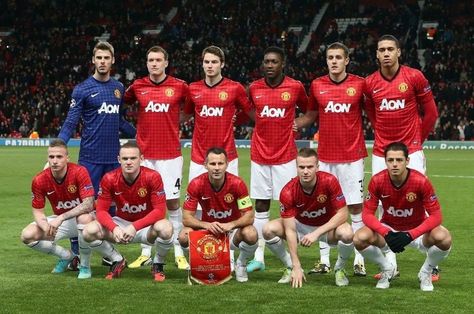 Just a reminder that Sir Alex Ferguson won the Premier League with this squad. Man Utd Squad, Manchester United Ronaldo, Liverpool Soccer, Manchester United Team, Premier League Teams, Manchester United Wallpaper, Manchester United Soccer, Manchester United Football Club, Man Of The Match