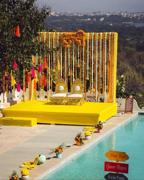 Pool Haldi Decor Haldi Function Ideas, Haldi Decoration Ideas, Haldi Ceremony Decorations, Indian Wedding Stage, Indian Wedding Decorations Receptions, Small Wedding Decor, Mehendi Decor Ideas, Themed Wedding Decorations, Haldi Decor