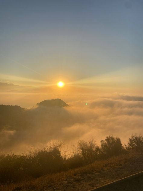 Sunrise Aesthetic Mountain, Sunrise Hike Aesthetic, Sunrise Aesthetics, Morning Sunrise Aesthetic, Sunrise Lighting, Sunrise Over Mountains, Soft Sunrise, Sunrise In The Mountains, Pretty Sunrise