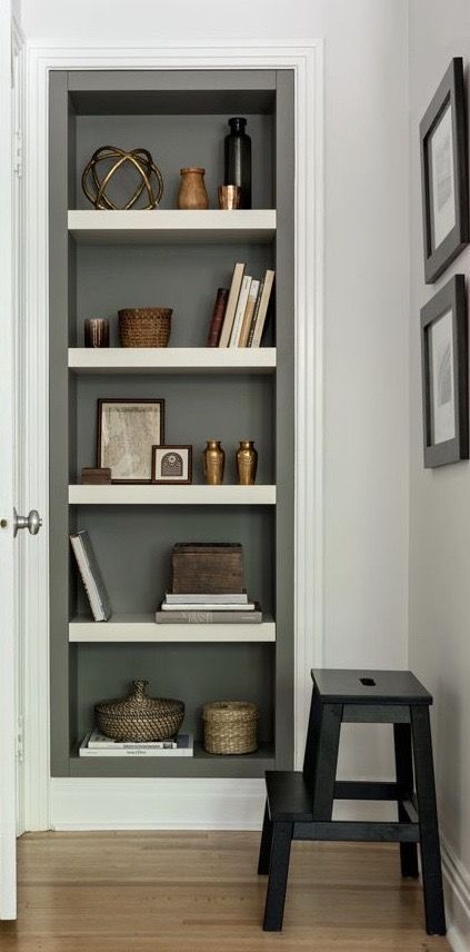 Entryway Ideas Under Stairs, Built In Bookshelf Living Room, Bookcase Bedroom Ideas, Recessed Shelves Living Room, Classic Bookshelf, Recessed Shelving, Hallway Shelving, Stylish Shelves, Classic Bookshelves