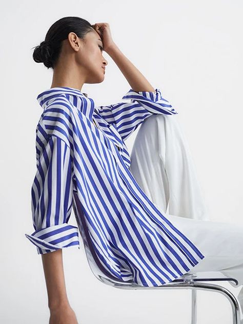 Blue Striped Shirt Outfit, Outfits With Striped Shirts, Scandi Fashion, Oversized Striped Shirt, Blue And White Striped Shirt, Blue And White Shirt, Blue Striped Shirt, Stripe Outfits, Fashion People