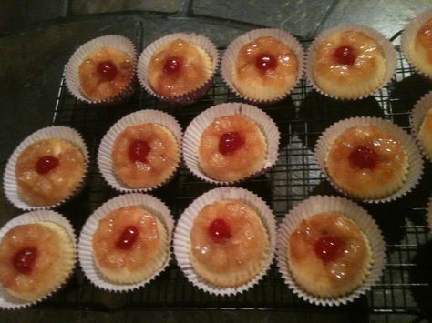 pine apple upside down cupcakes Upside Down Cupcakes, Pine Apple, Peach Rings, Gummy Candy, Upside Down, Pineapple, Cupcake, Candy, Fruit