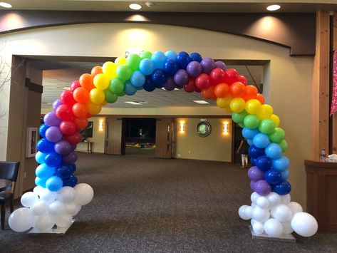 Peppa Pig Birthday Party Decorations, Rainbow Balloon Arch, Balloon Arch Decorations, Rainbow Unicorn Party, Rainbow Arch, Unicorn Themed Birthday Party, Trolls Birthday Party, Peppa Pig Birthday Party, Balloon Arches