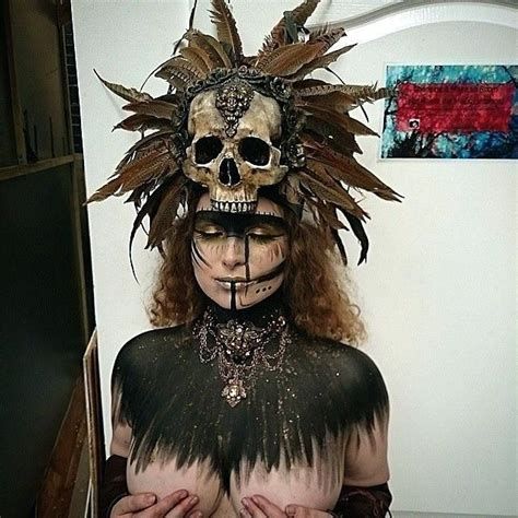 Voodoo Queen Makeup, Voodoo Priestess Costume, Voodoo Makeup, Priestess Costume, African Voodoo, Voodoo Costume, Doctor Halloween Costume, Voodoo Halloween, Voodoo Queen