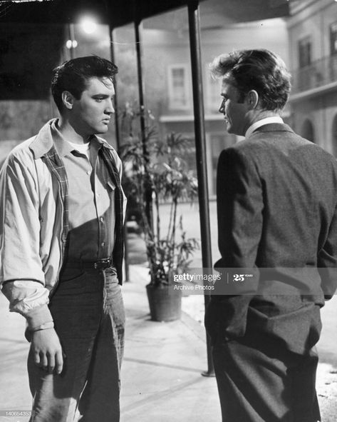 News Photo : Elvis Presley meeting Vic Morrow outside in a... Vic Morrow, King Creole, Elvis Presley Movies, Carolyn Jones, Jailhouse Rock, John Lennon Beatles, Beatles John, Elvis Movies, Buddy Holly