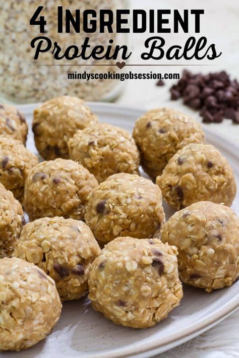 4 Ingredient Protein Rich Peanut Butter Energy Balls are made with oats and nut butter for a healthy snack the whole family is sure to love. Ww Protein Balls, Pb2 Protein Balls, Protein Balls Without Peanut Butter, Protein Balls With Protein Powder, Protein Energy Bites, Protein Balls Healthy, Bodybuilding Food, Vegetarian Recepies, Peanut Butter Energy Balls