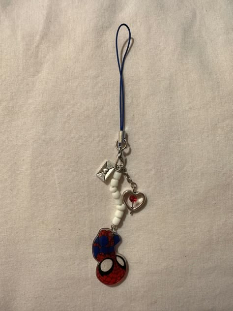 Manly Keychain Diy, Spiderman Phone Charm, Shrinky Dink Charms, Shrinky Dink Ideas, Shrinky Dink Keychain, Shrinky Dink Jewelry, Mens Keychains, Shrinky Dink, Pretty Jewelry Necklaces